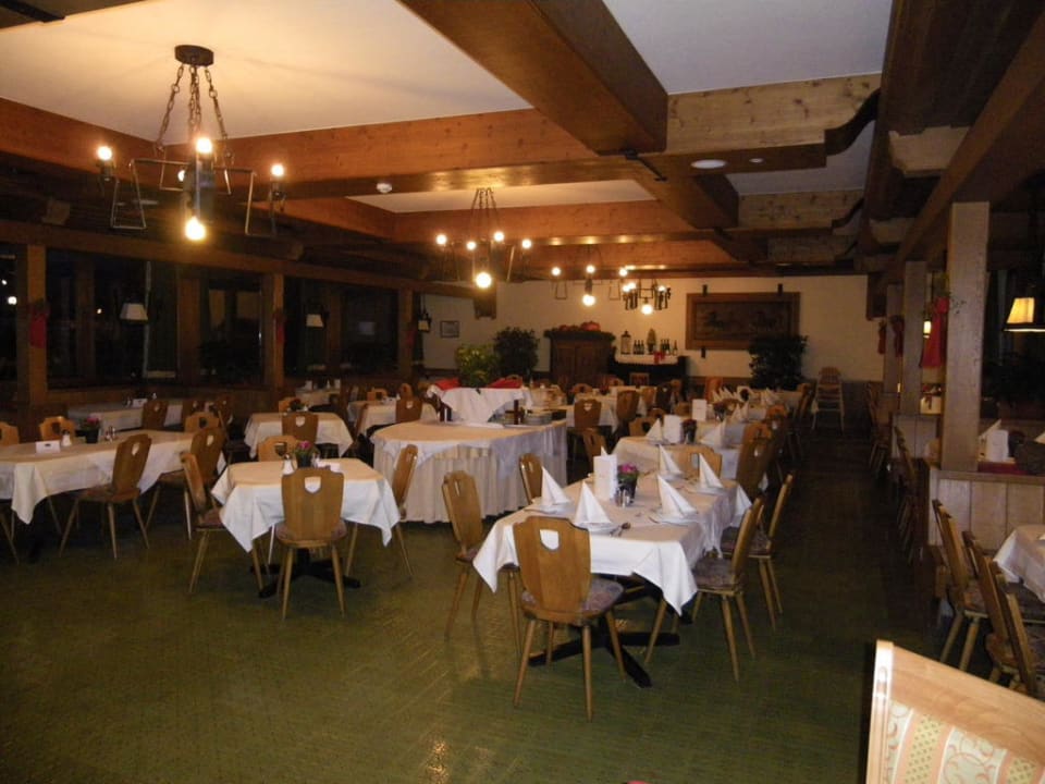 Frühstücksraum / grosser Speisesaal Gasthof Post