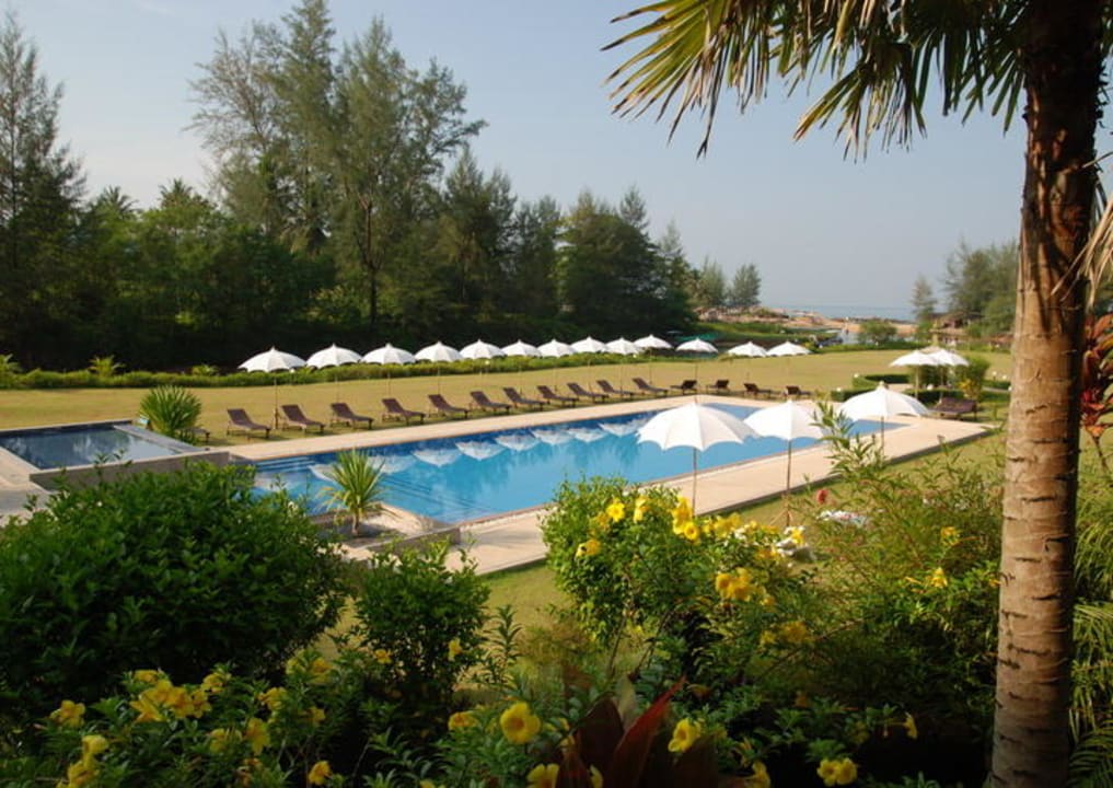 Grosszügiges Schwimmbecken Khao Lak Riverside Resort & Spa