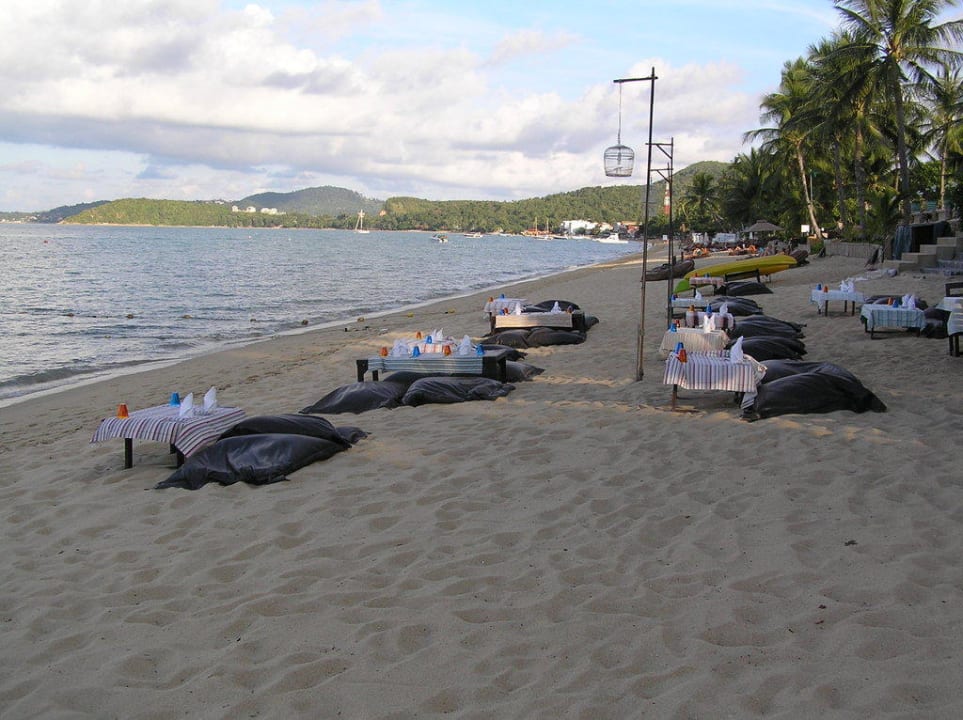 Abendessen am Strand NH Collection Samui Peace Resort