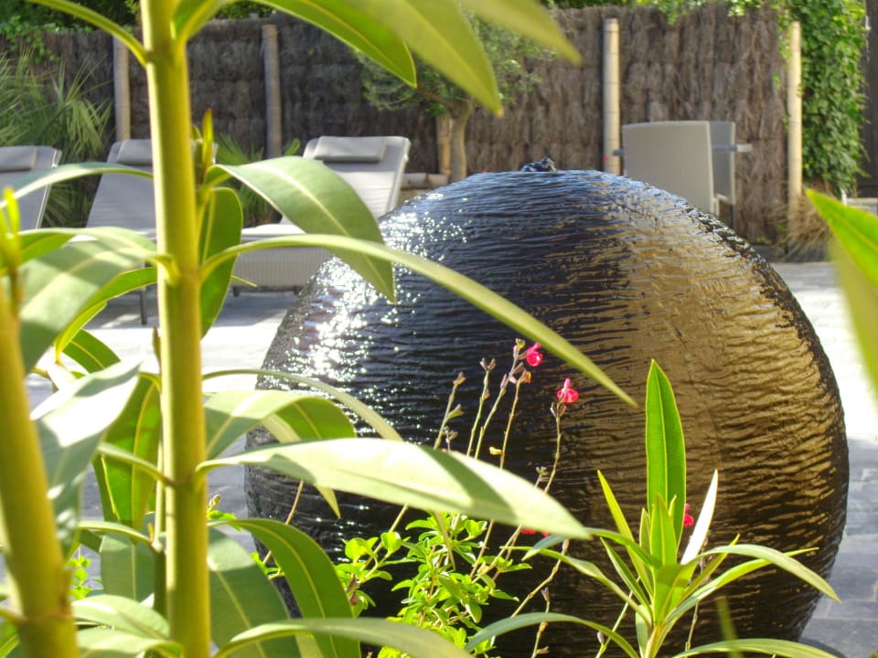 Fontaine Jardin terrasse Hotel Mona Lisa