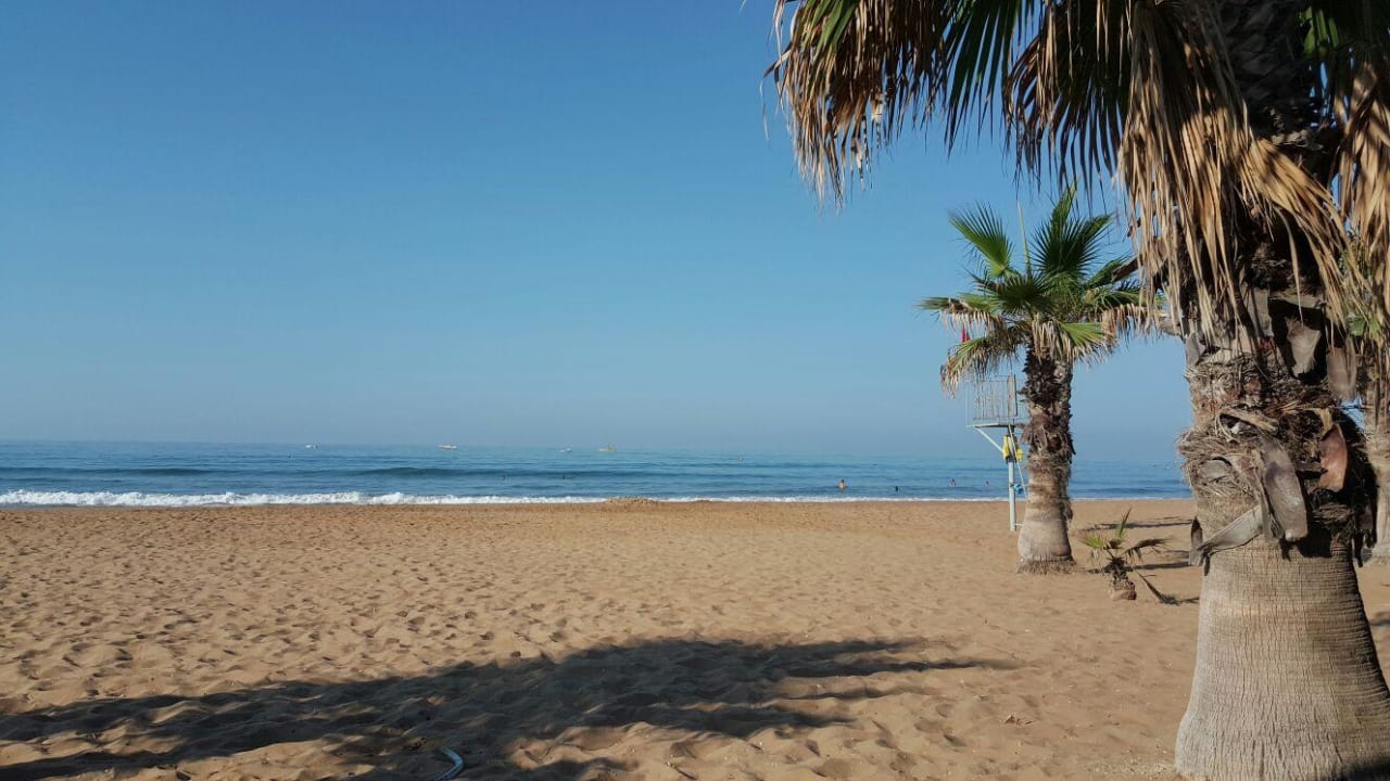 Strand Club Grand Side