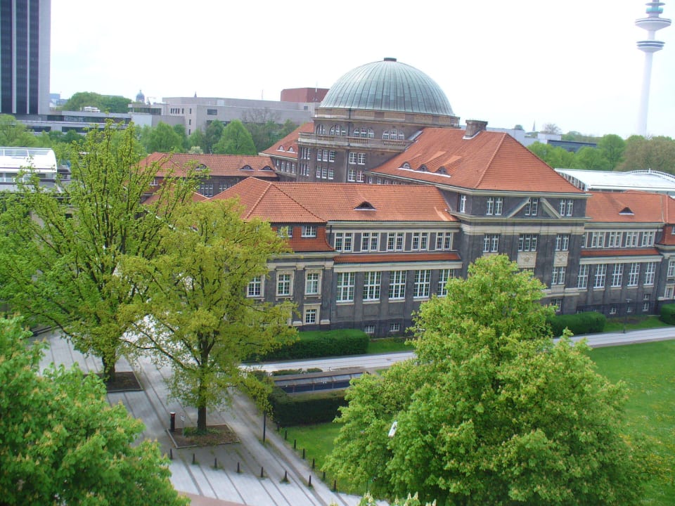 Blick aus dem Zimmer Grand Elysée Hamburg