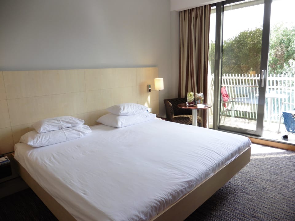 Zimmer zur Landseite Valamar Lacroma Hotel