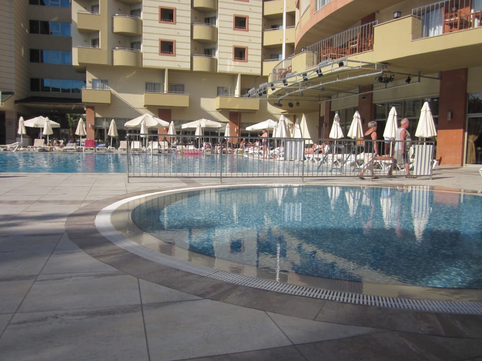 Blick über den Hotelpool Hotel Side Star Park