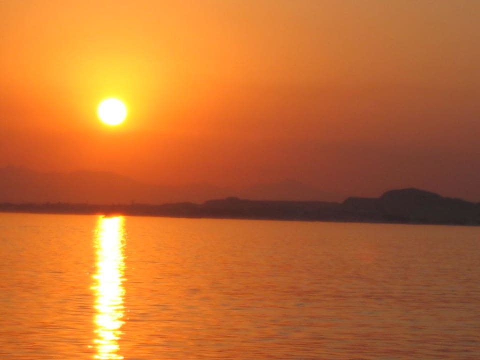 Sonnenuntergang am Roten Meer Bel Air Azur Resort - Adults only