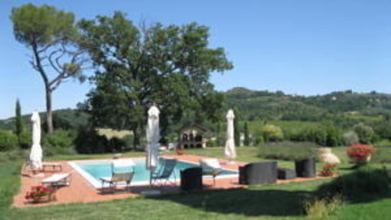 Piscina esterna Villa Fonte Regina