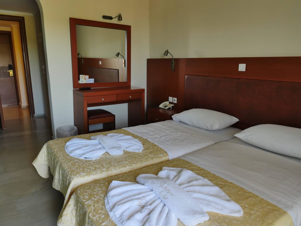 Hotel Jupiter Karras Grande Resort