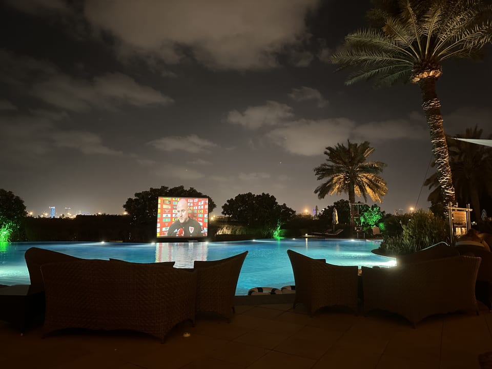 Pool Hotel Mövenpick Bahrain