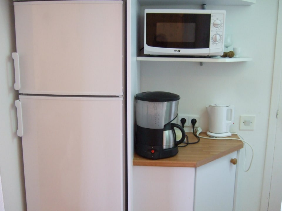 Teil der Kochnische, Toaster nicht sichtbar Hotel Aldea Cala Fornells 2