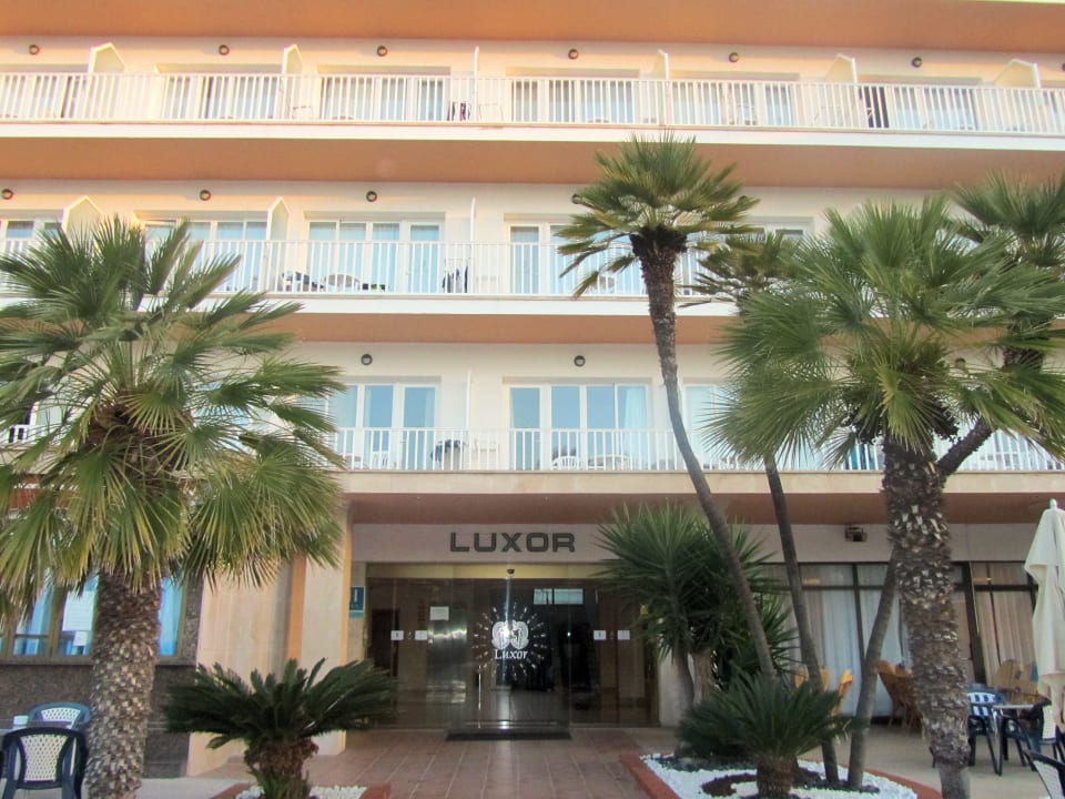 Hoteneingang Hotel Luxor