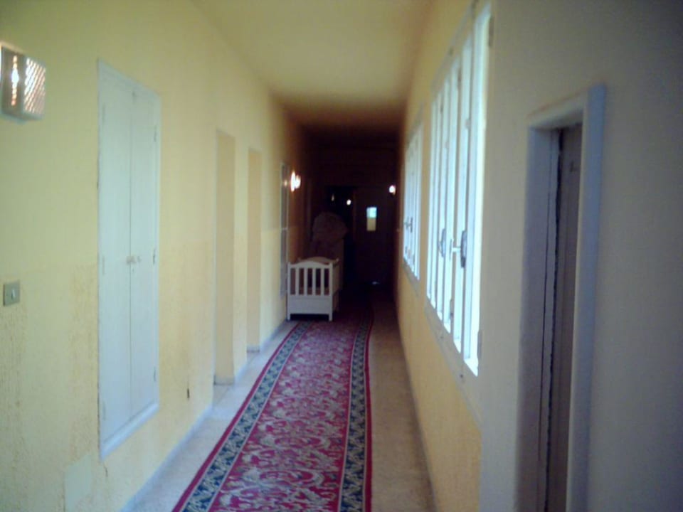 Gang zu den Zimmern Hawai Beach Club