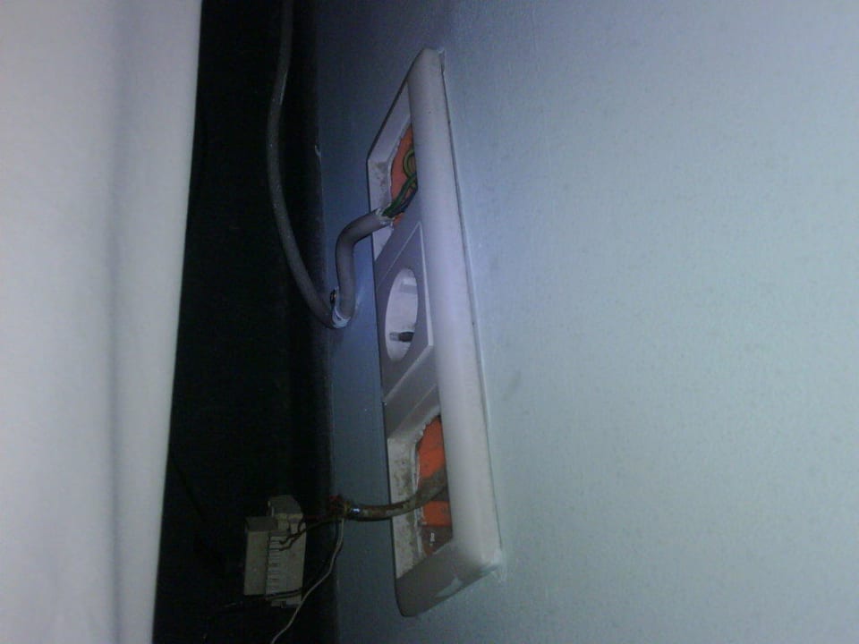 Lebensgefährliche Elektroverkabelung Hotel Apadana