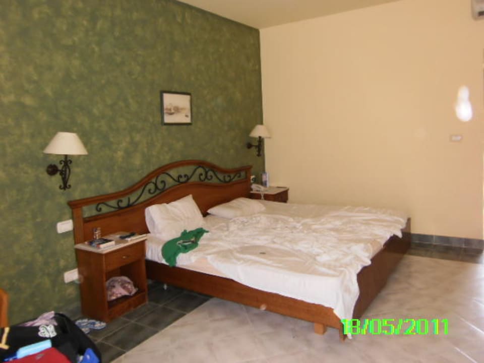 Bett (harte Matratzen) Brayka Bay Resort