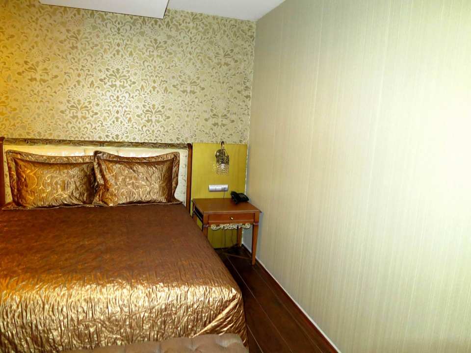 Aufenthalt und Schlafbereich Hotel Golden Palas