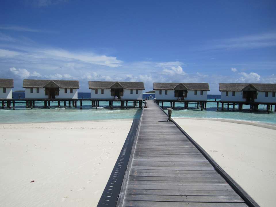 Toller Ausblick auf die Wasservillen NH Collection Maldives Reethi Resort