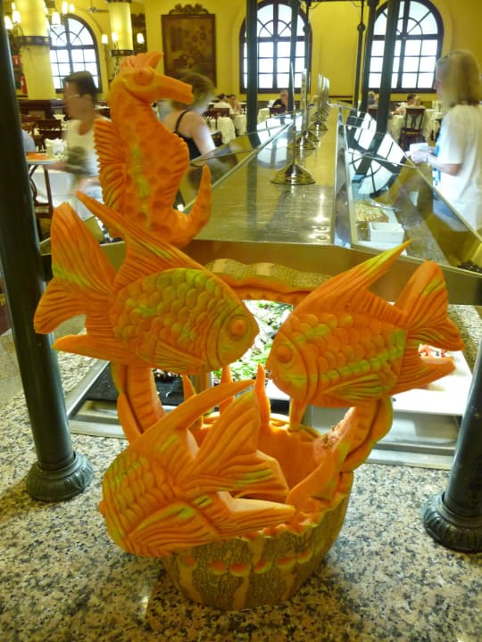 Obstschnitzerei Hotel Riu Tequila