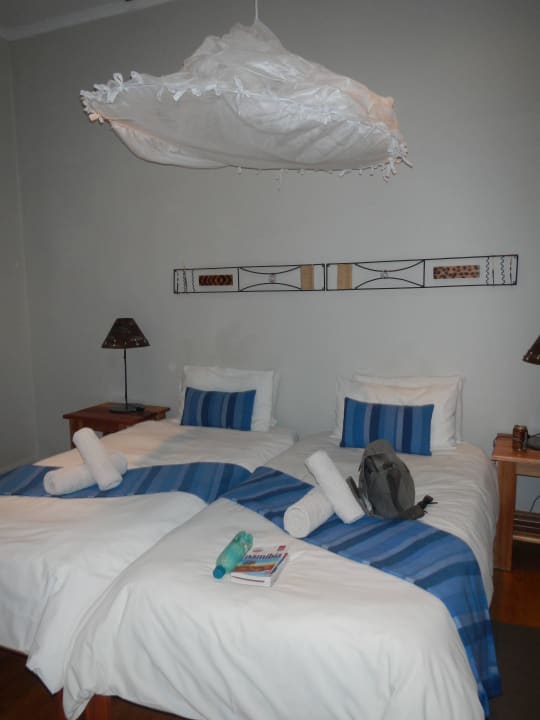 Unser Zimmer, hübsch und sauber Bahnhof Hotel Aus