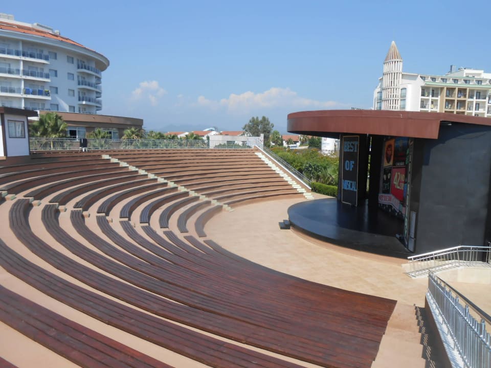 Amphitheater Seaden Sea World Resort & Spa