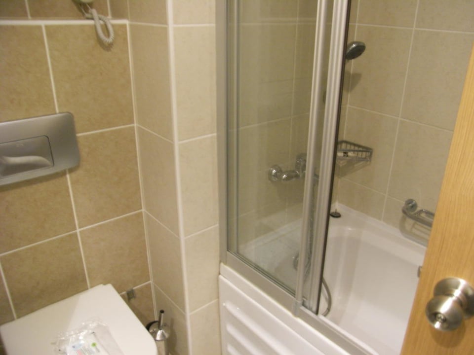 Badezimmer, klein aber alles drin Trendy Side Beach Hotel - Adults only