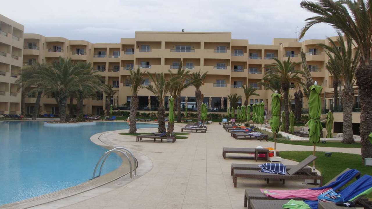 Von außen Hotel Rosa Beach