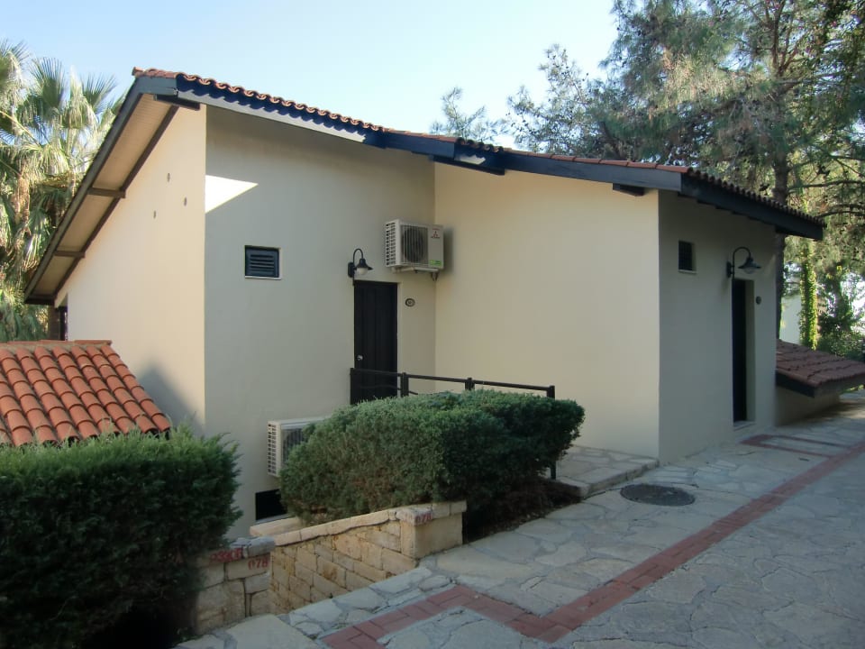 Links "unser" Zimmer 621 Melas Holiday Village