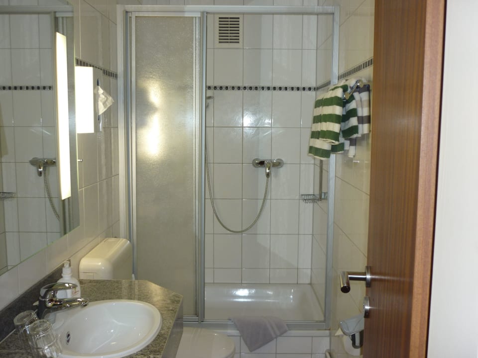 Toilette und Badezimmer Kocks Hotel Garni