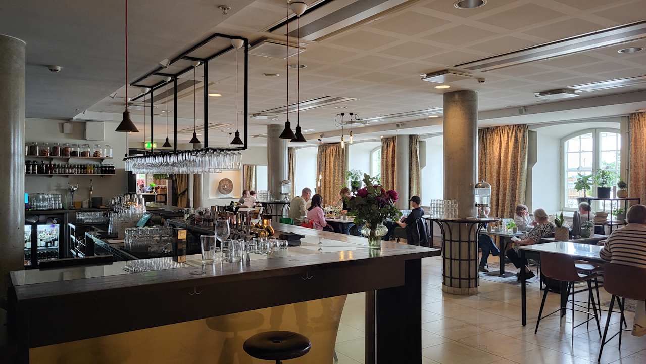 Gastro Hotel Elite Marina Tower