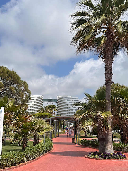 Außenansicht Hotel Miracle Resort