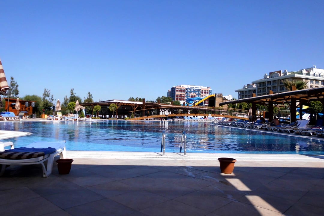 Anlage vom Pool aus Adalya Ocean Deluxe