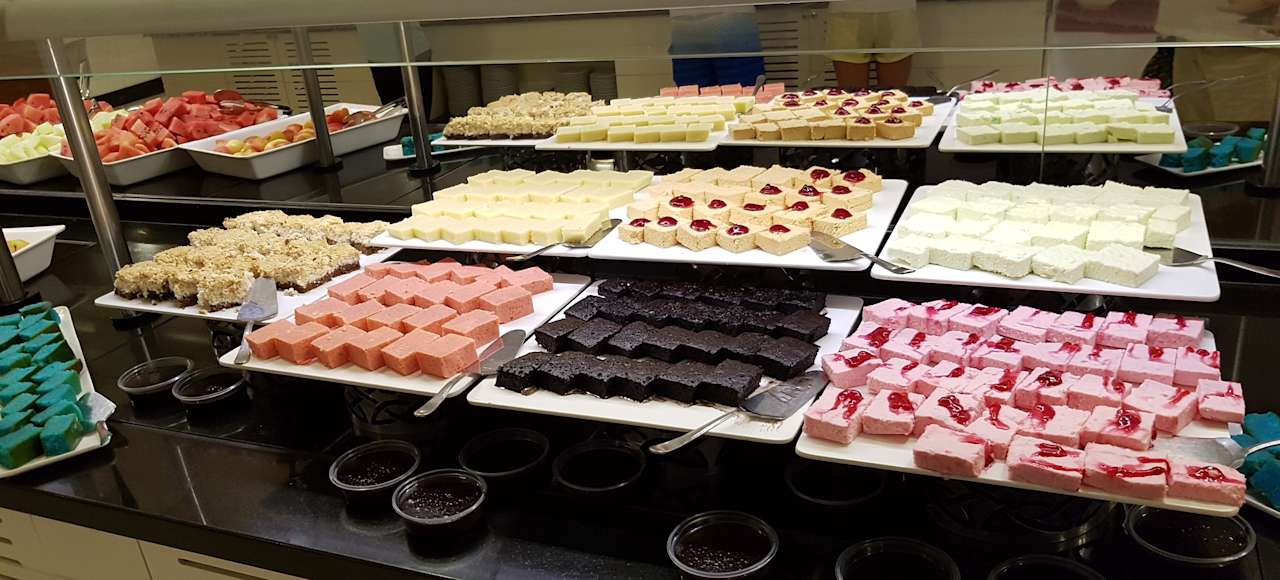 Gastro Palm World Side Resort & Spa
