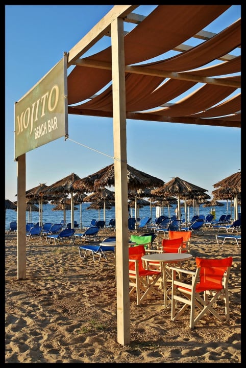 Plaża przy hotelu Strofades Beach Hotel