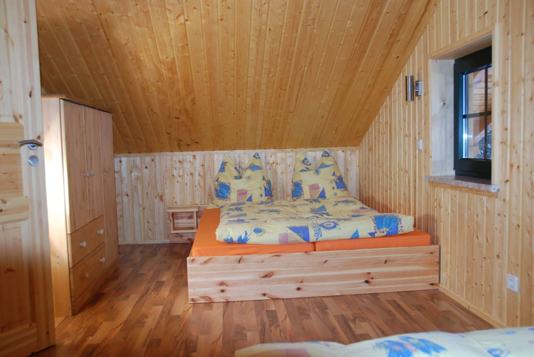 Schlafzimmer im Obergeschoß Ferienparadies am Rennweg