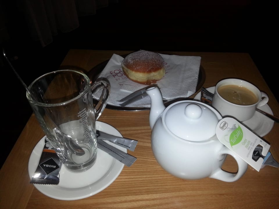 Teezeit! Four Points by Sheraton Panoramahaus Dornbirn