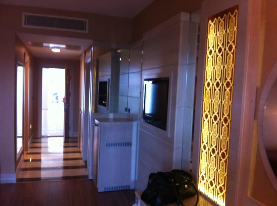 Links Badezimmer, rechts Eingang 2. Zimmer Güral Premier Tekirova