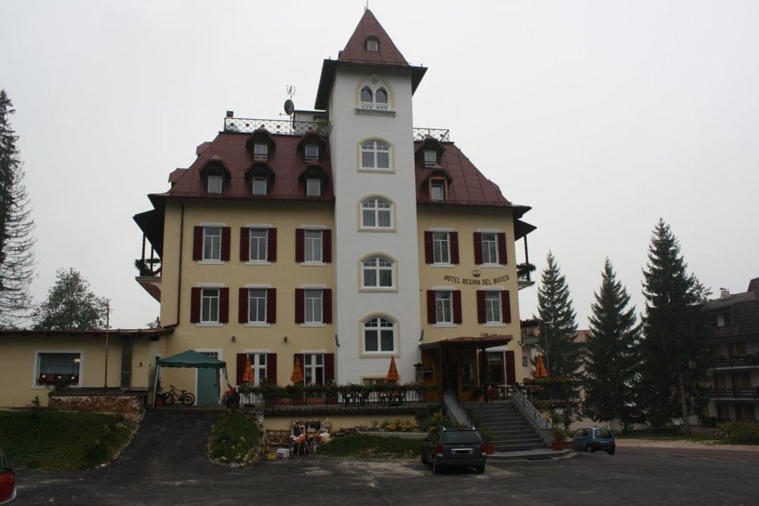 Hotelgebäude von außen Hotel Regina Del Bosco
