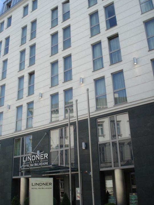Eingang Lindner Hotel Vienna Am Belvedere, part of JdV by Hyatt