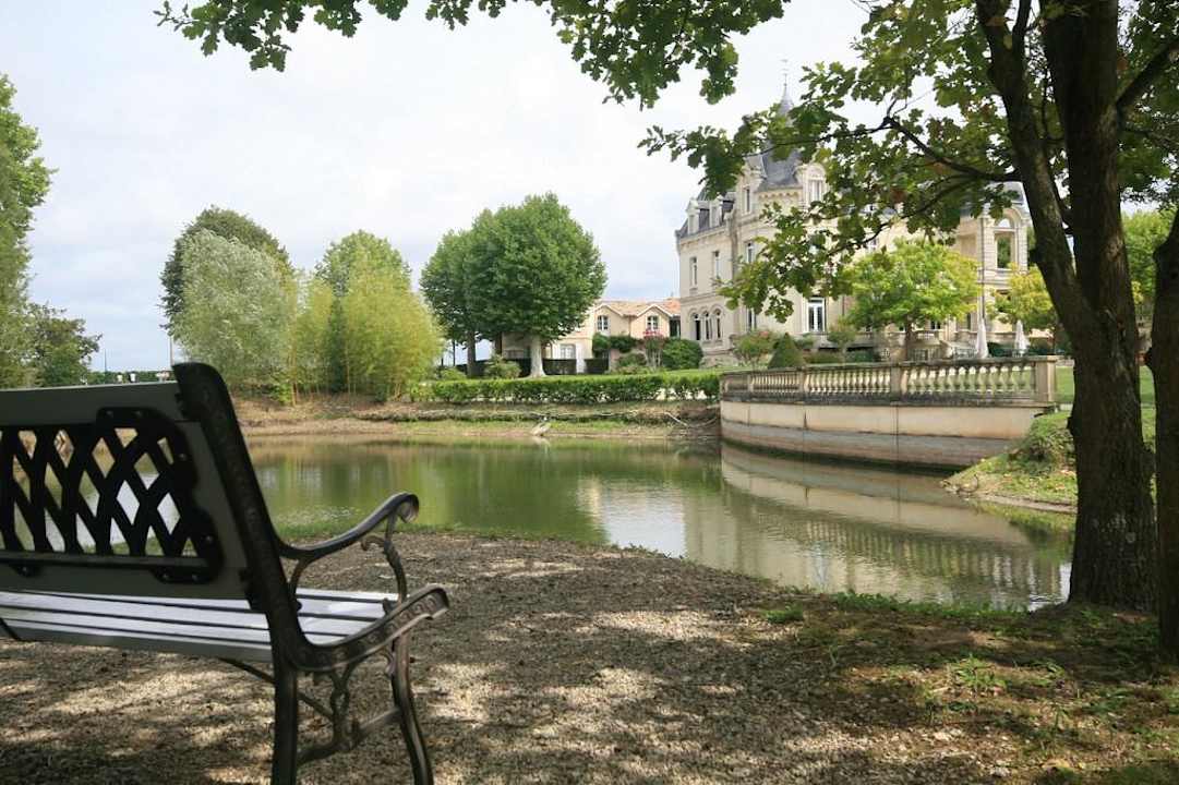 Hotelgarten Château Hôtel Grand Barrail