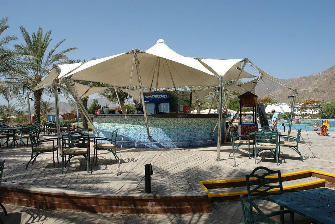 Poolbar Hotel Le Meridien Al Aqah Beach Resort