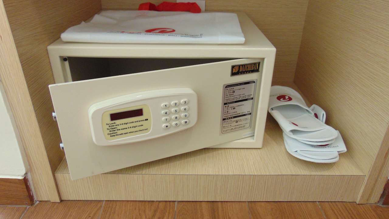 Zimmer d'primahotel Airport Jakarta 2