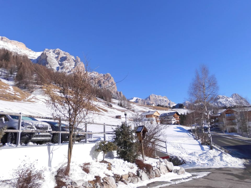 Blick von Vorplatz auf die Berge Garni Jasmin