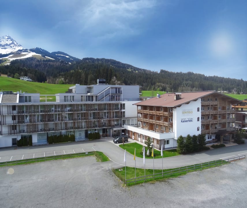 Außenansicht Alpenhotel Kaiserfels