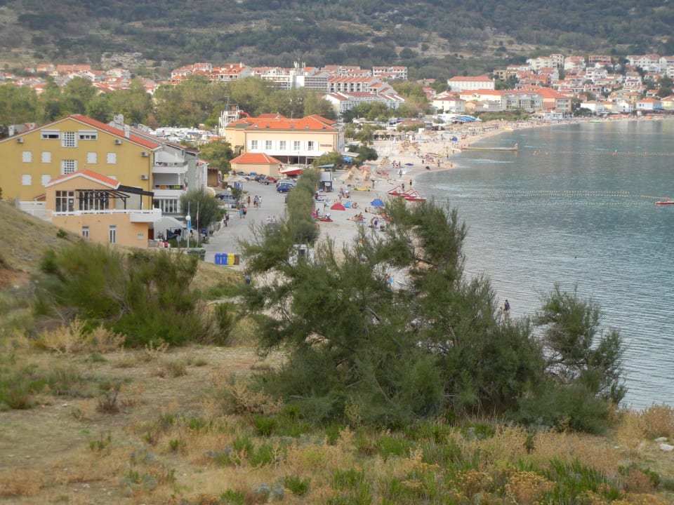 Ausblick auf einen Teil der Bucht von Baska Hotel Tamaris
