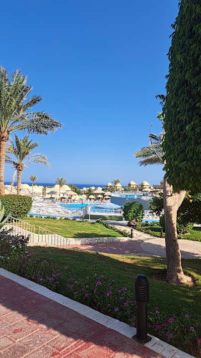 Gartenanlage Serenity Alpha Beach