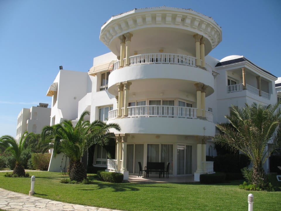 Außenansicht Royal Tulip Taj Sultan