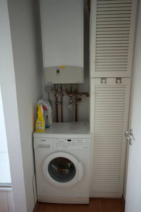 Waschmaschine im Bad Ferienwohnung Pinguin-City