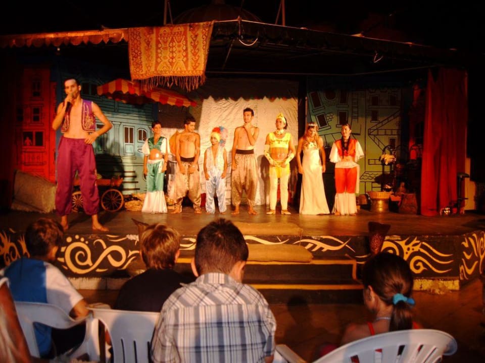 Abend Show Ladonia Hotels Adakule