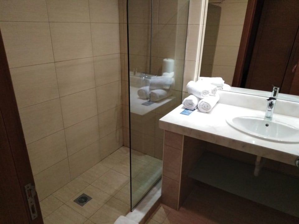 Zimmer Asterias Beach Resort