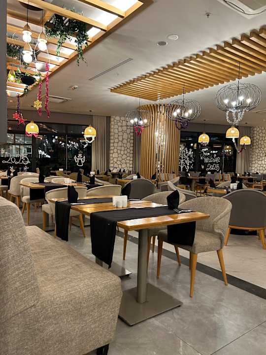 Gastro Side Royal Style Hotel