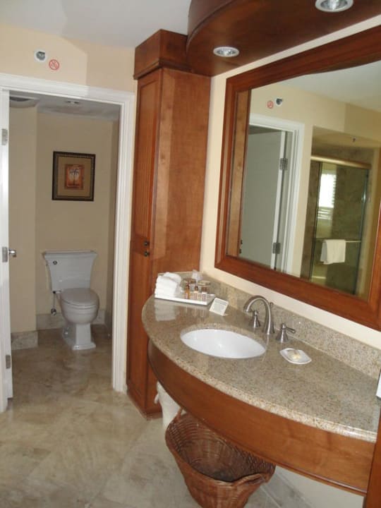 Bad Hotel Sheraton Suites Key West