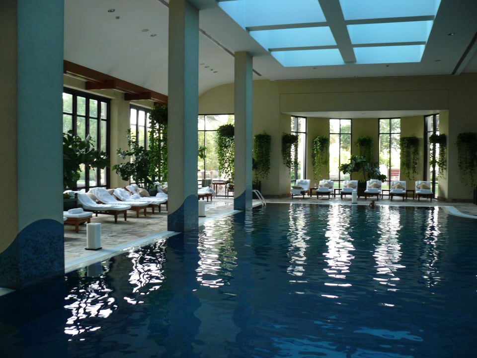 Der Indoorpool Grand Hyatt Dubai